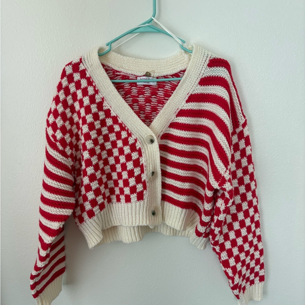 Chic Red and Cream Checkered Cardigan